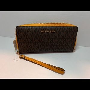 NWT MICHAEL KORS WALLET